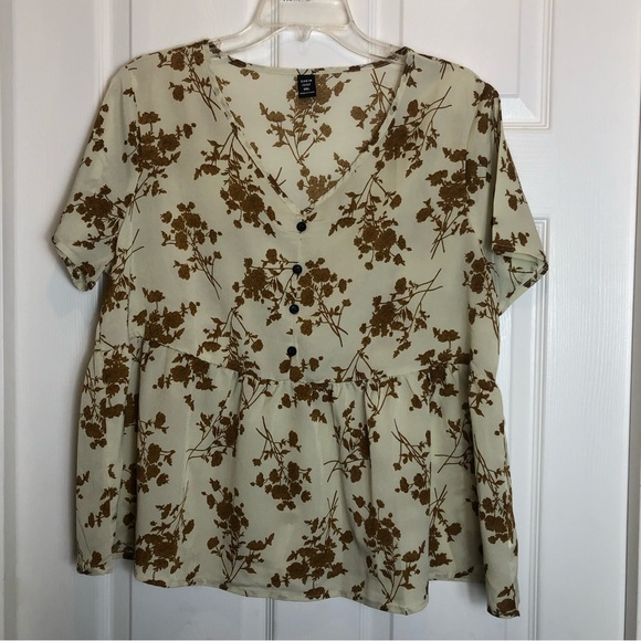 Shein Curve Short Sleeve Blouse. Size OXL - Picture 1 of 8
